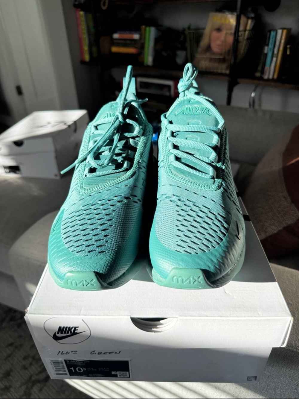 Women’s Nike Teal/Turquoise Air Max 270 Sneakers - Picture 4 of 6